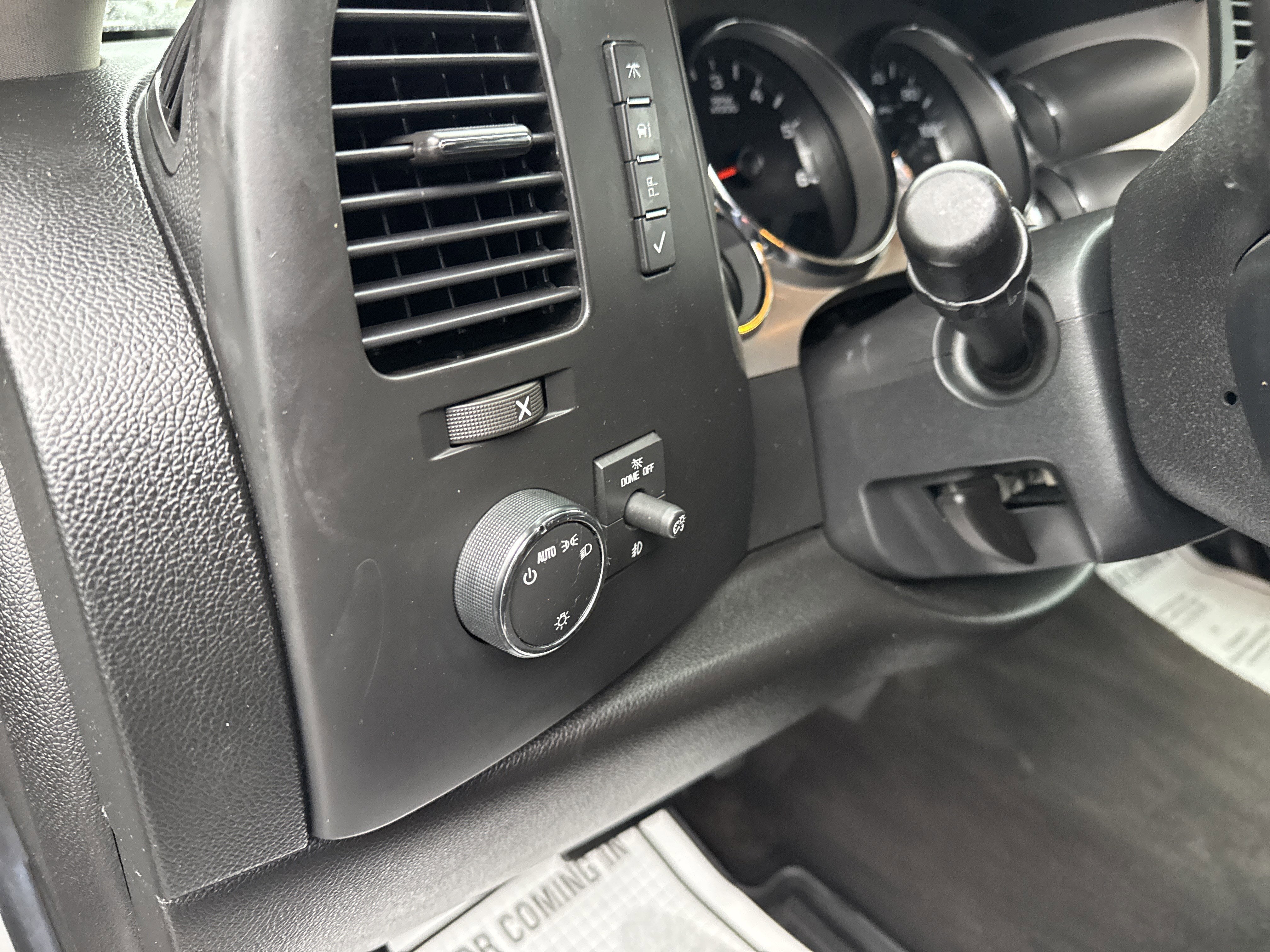 2011 Chevrolet SILVERADO 1500 CREW