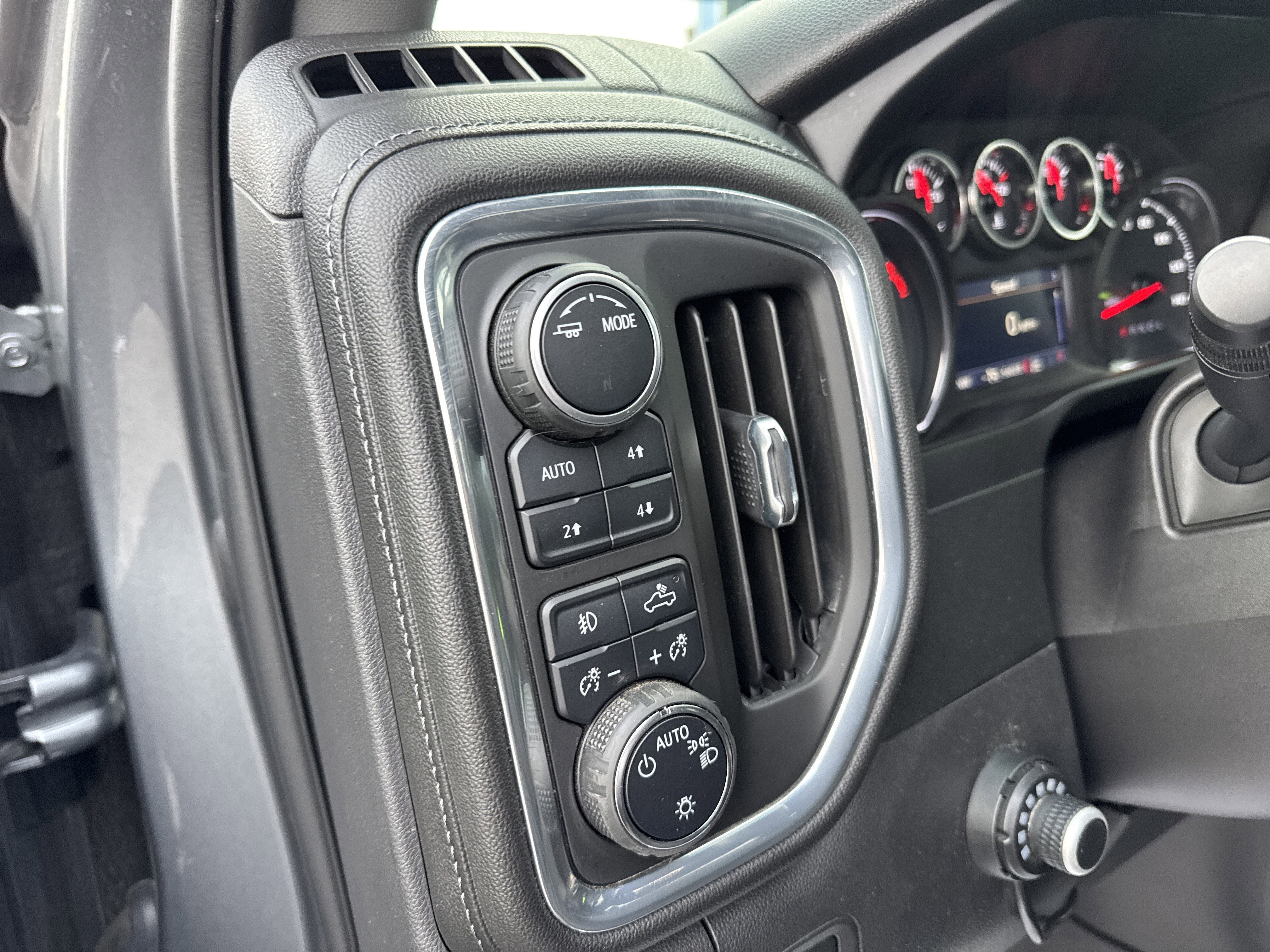 2021 Chevrolet SILVERADO 1500 TRAILBOSS