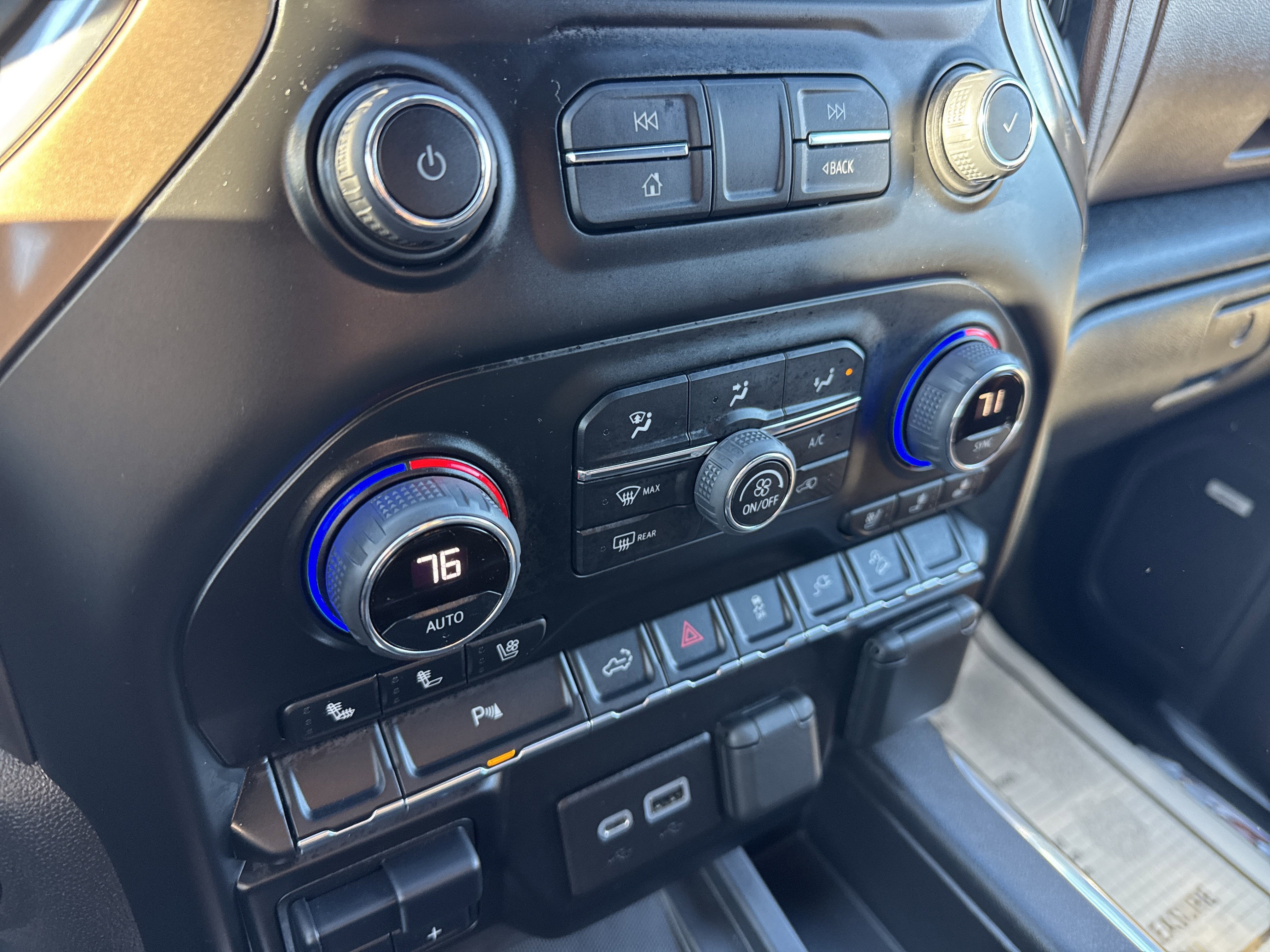 2022 Chevrolet SILVERADO 1500 HIGH COUNTRY