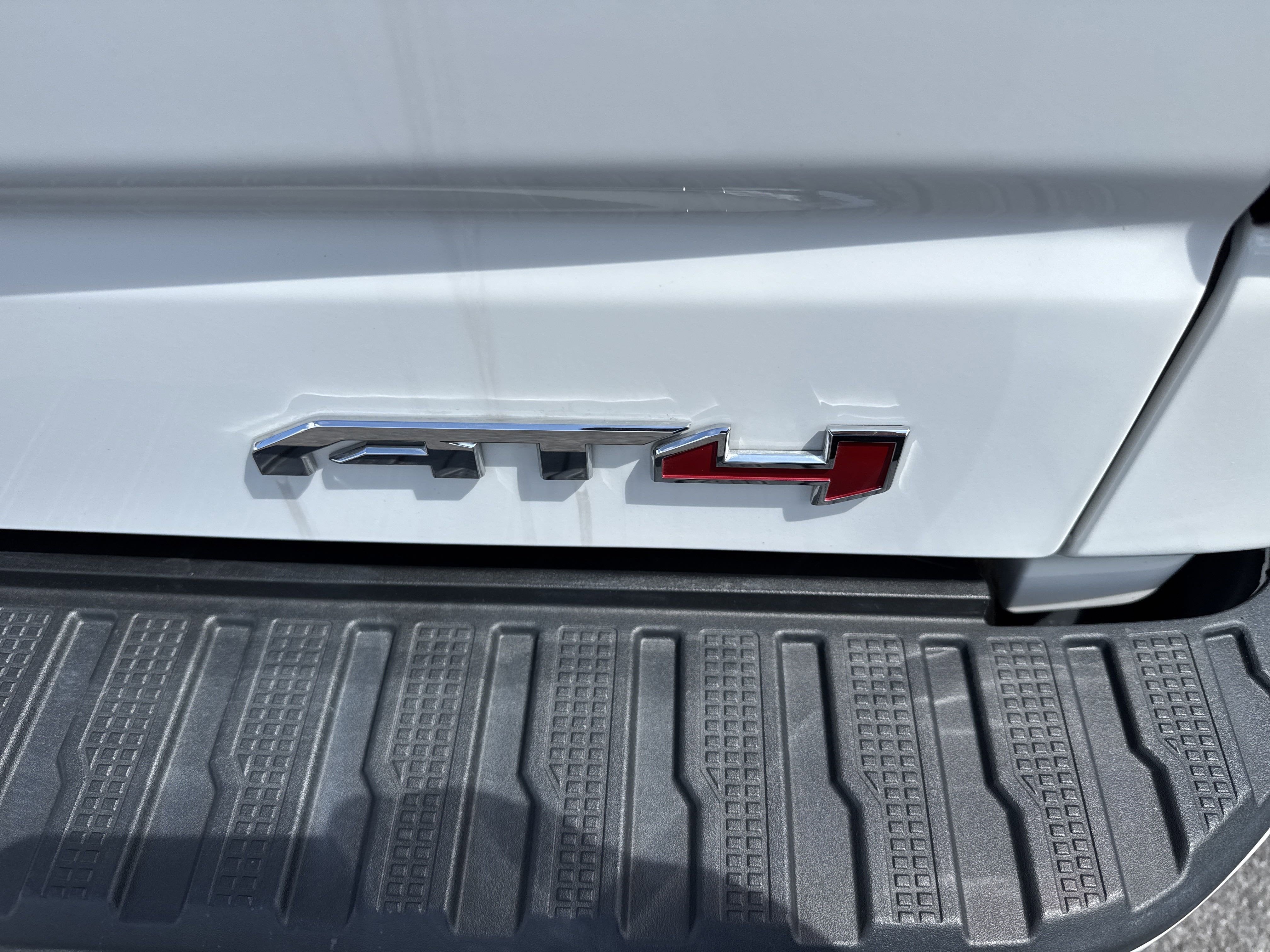 2022 GMC SIERRA 1500 LIMITED AT4