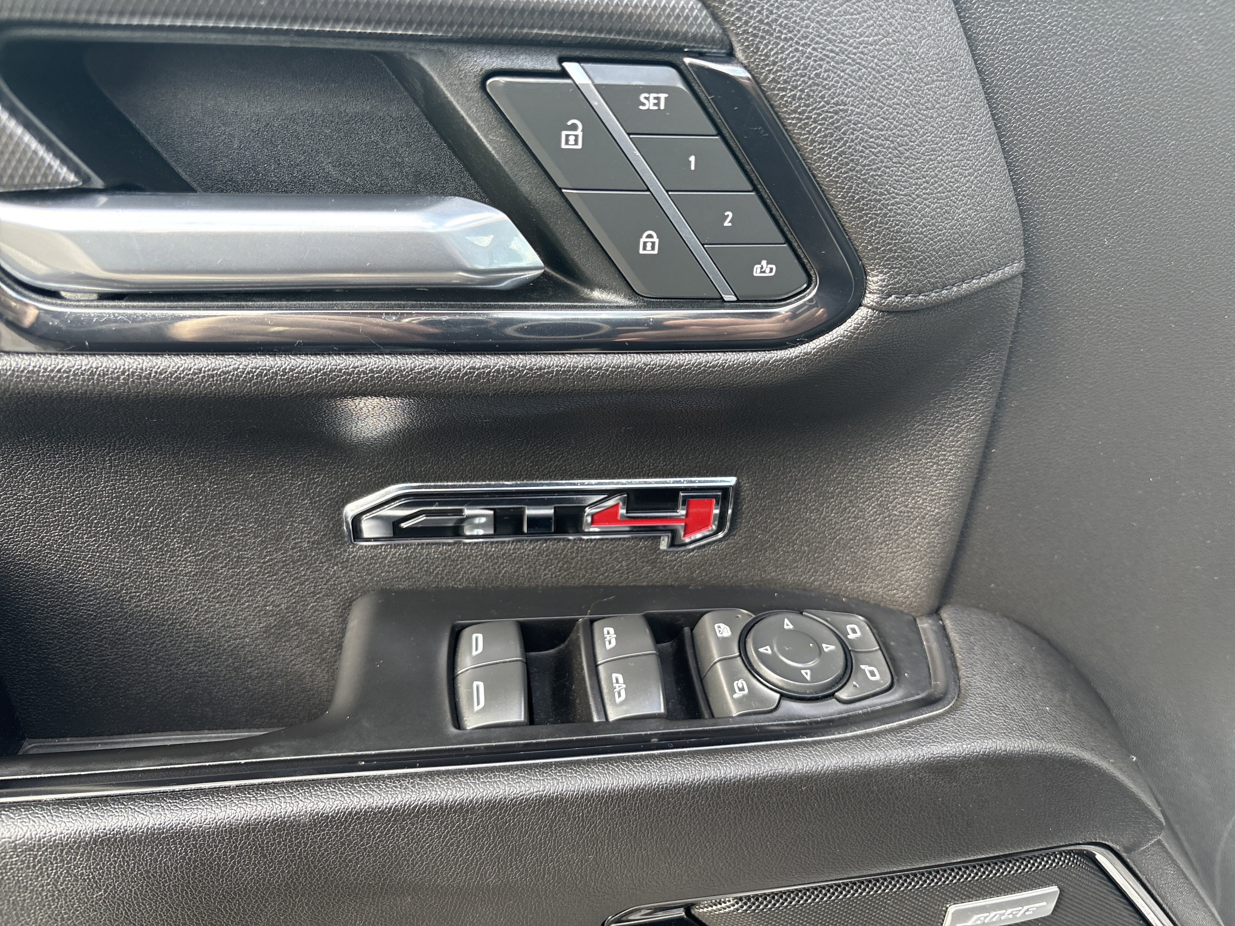 2022 GMC SIERRA 1500 AT4