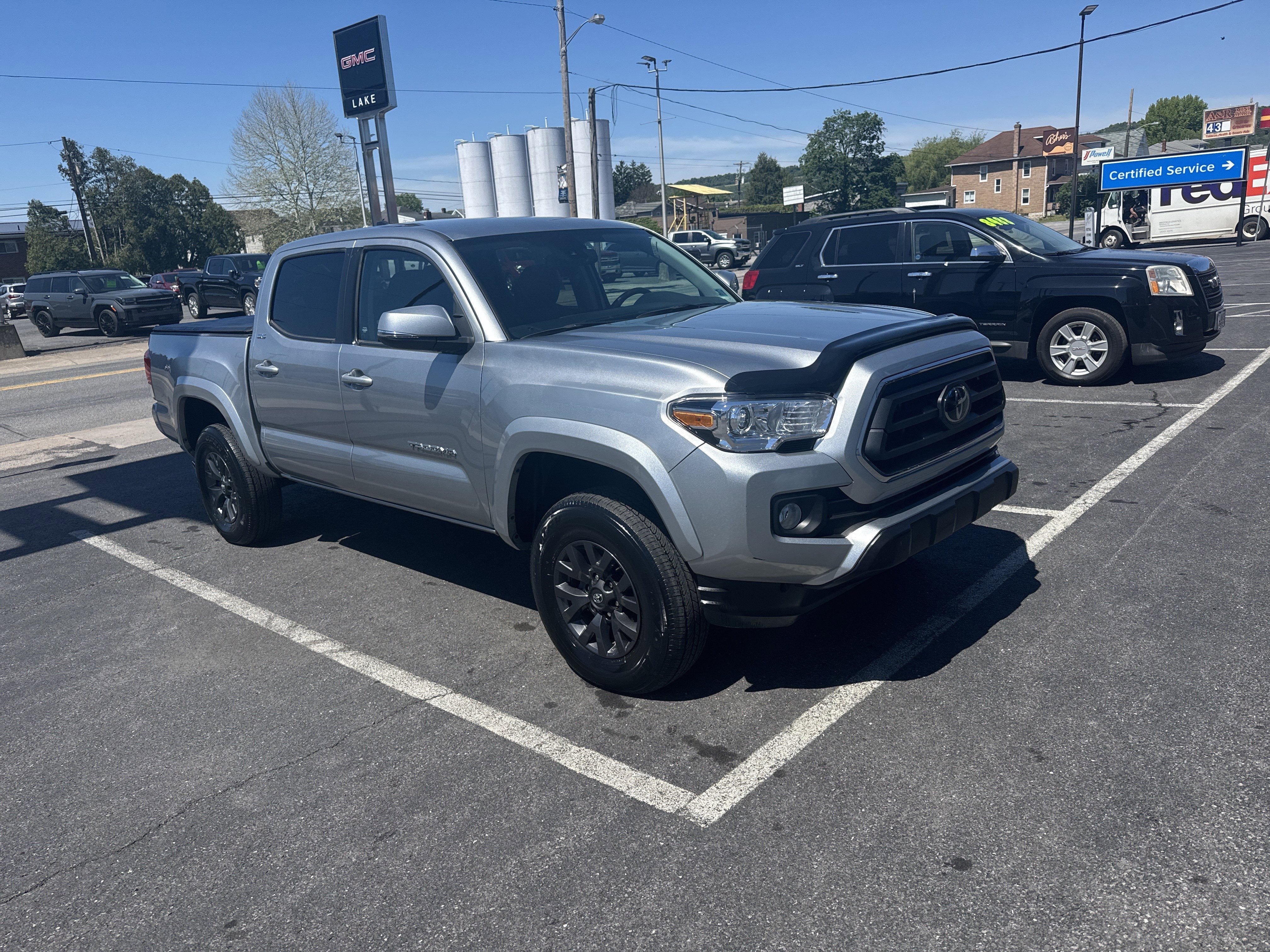 2023 Toyota TACOMA SR5