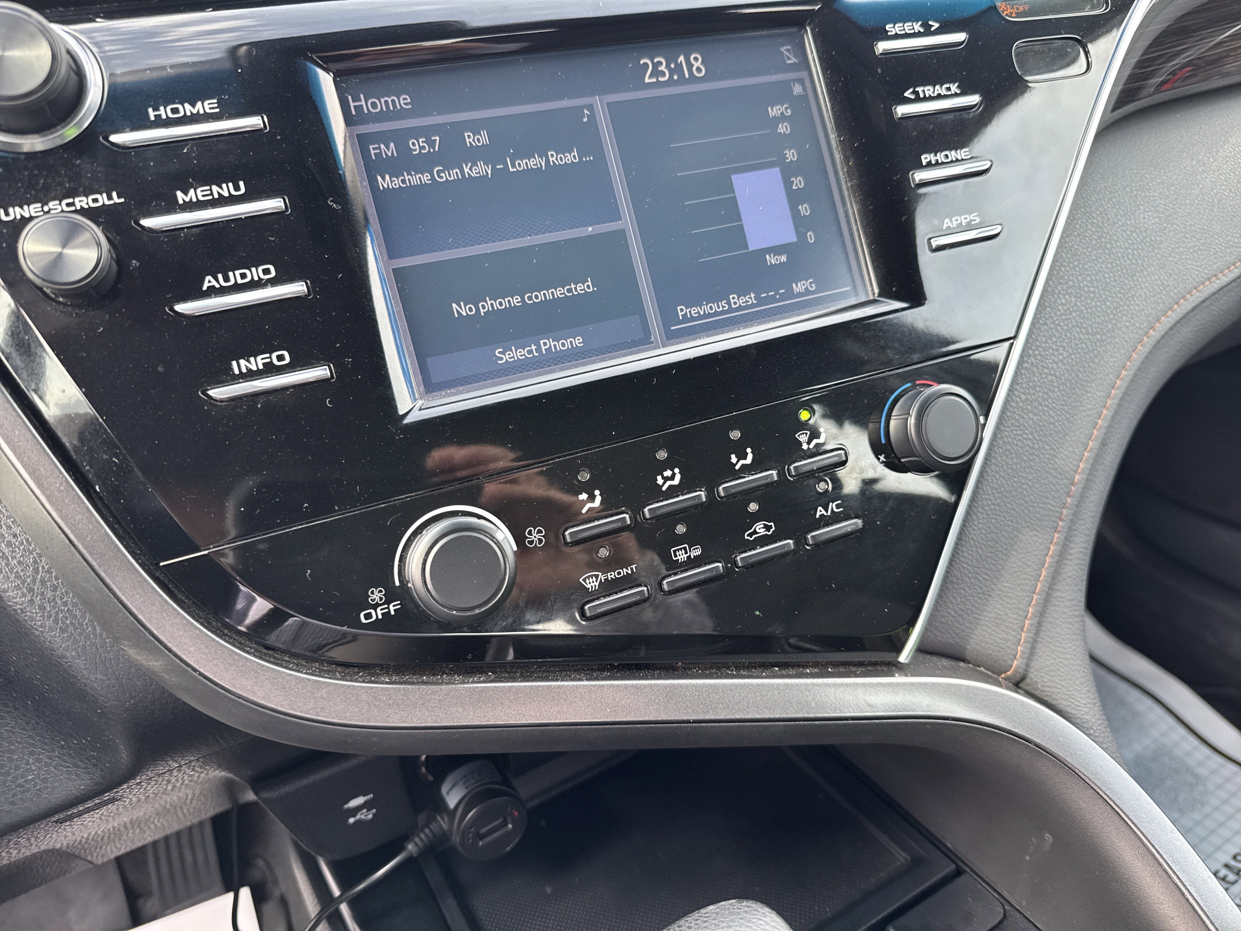 2018 Toyota CAMRY LE