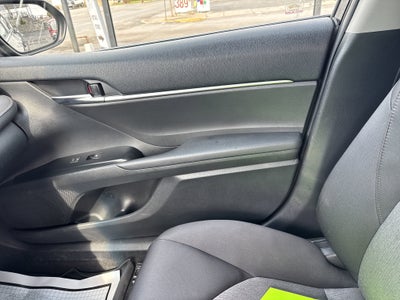 2018 Toyota CAMRY LE