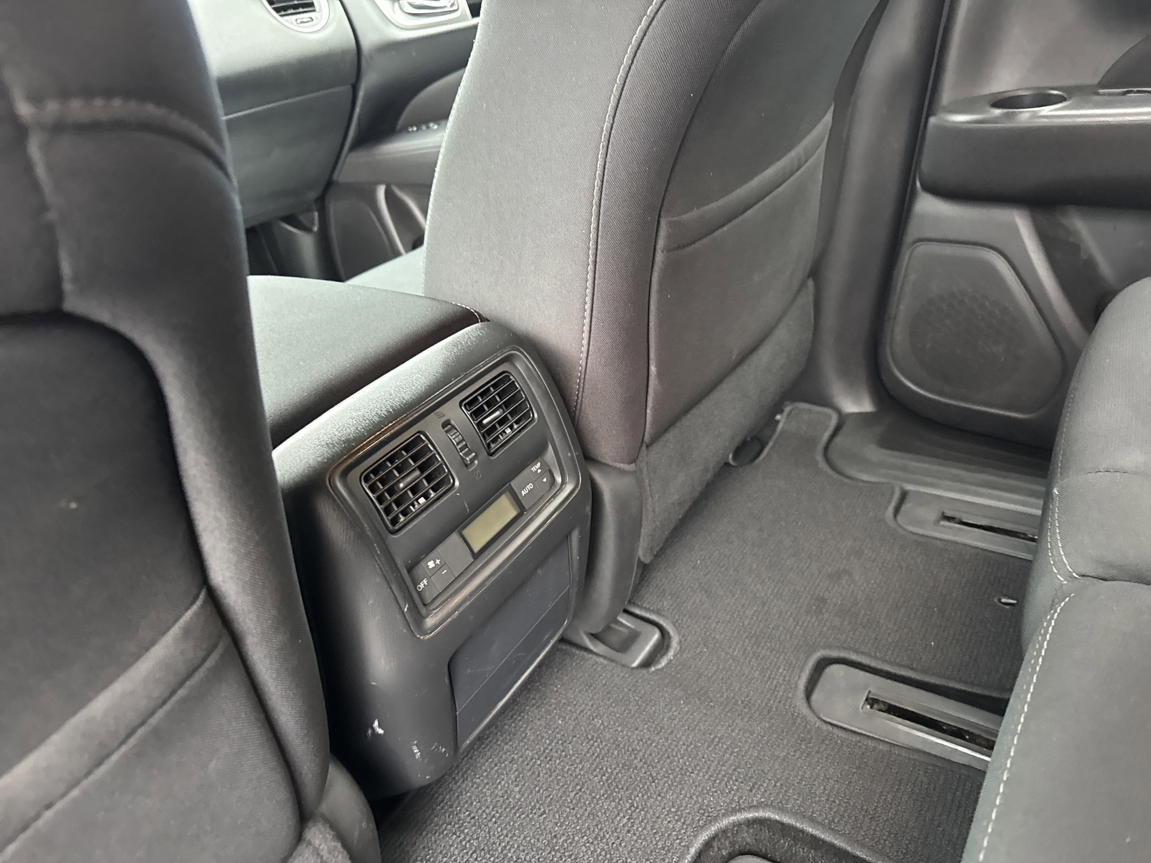 2017 Nissan PATHFINDER SV