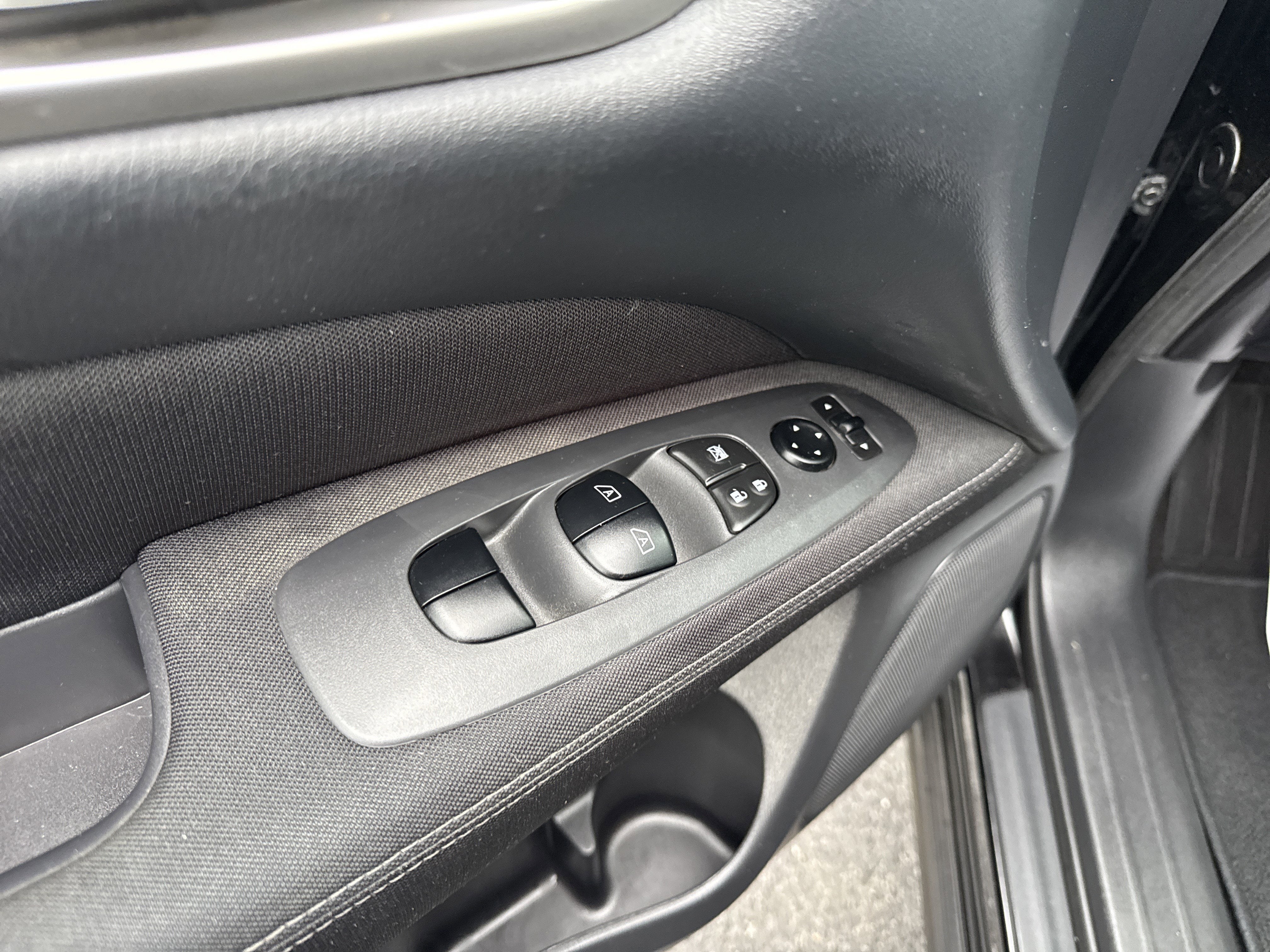 2017 Nissan PATHFINDER SV