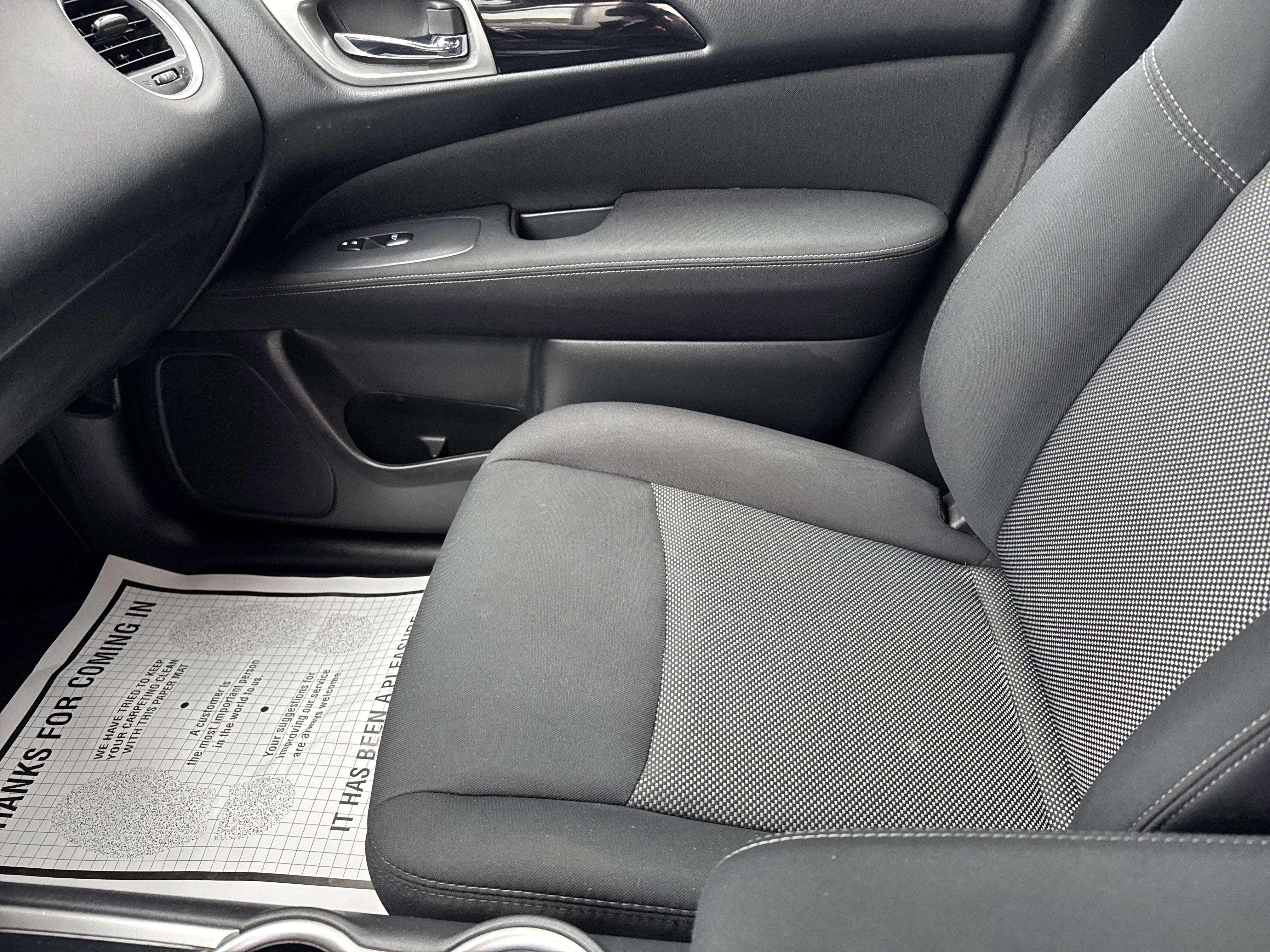2017 Nissan PATHFINDER SV