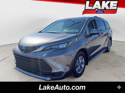 2024 Toyota Sienna LE