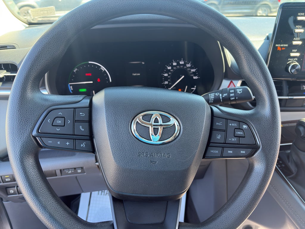 2024 Toyota Sienna LE