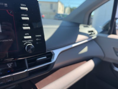 2024 Toyota Sienna LE