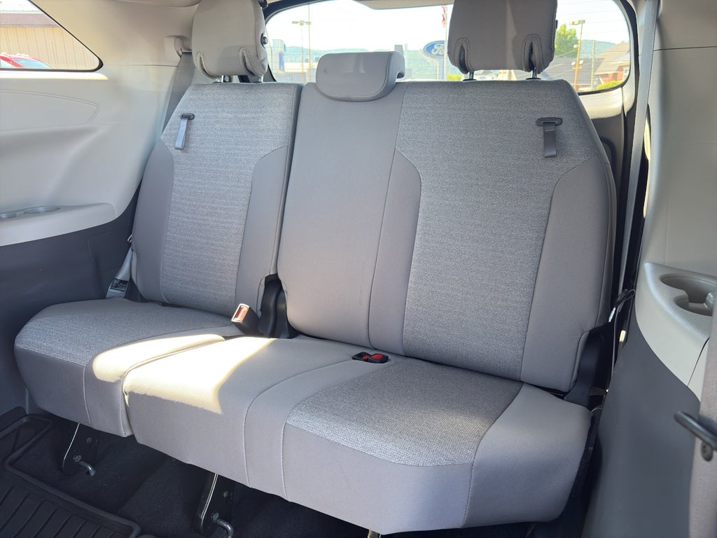 2024 Toyota Sienna LE