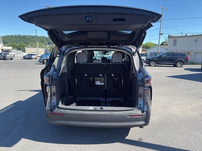 2024 Toyota Sienna LE