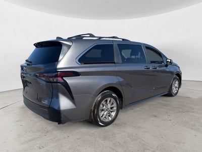 2024 Toyota Sienna LE