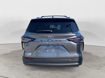 2024 Toyota Sienna LE