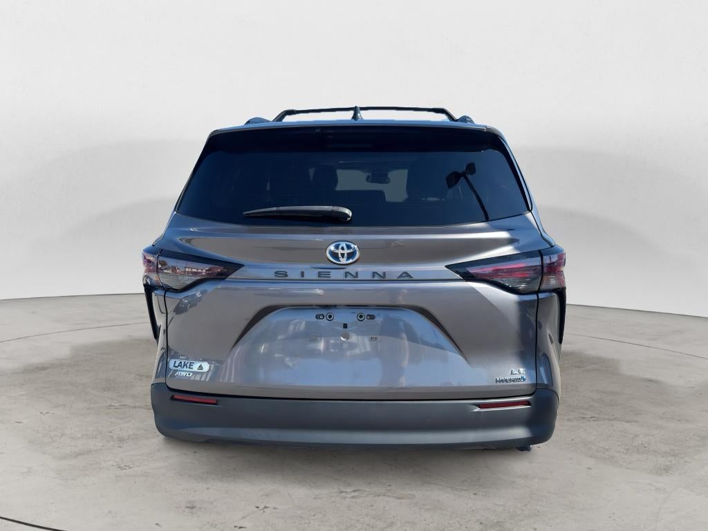 2024 Toyota Sienna LE