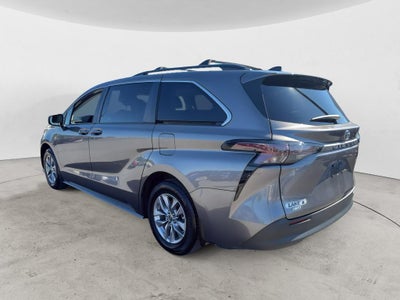2024 Toyota Sienna LE