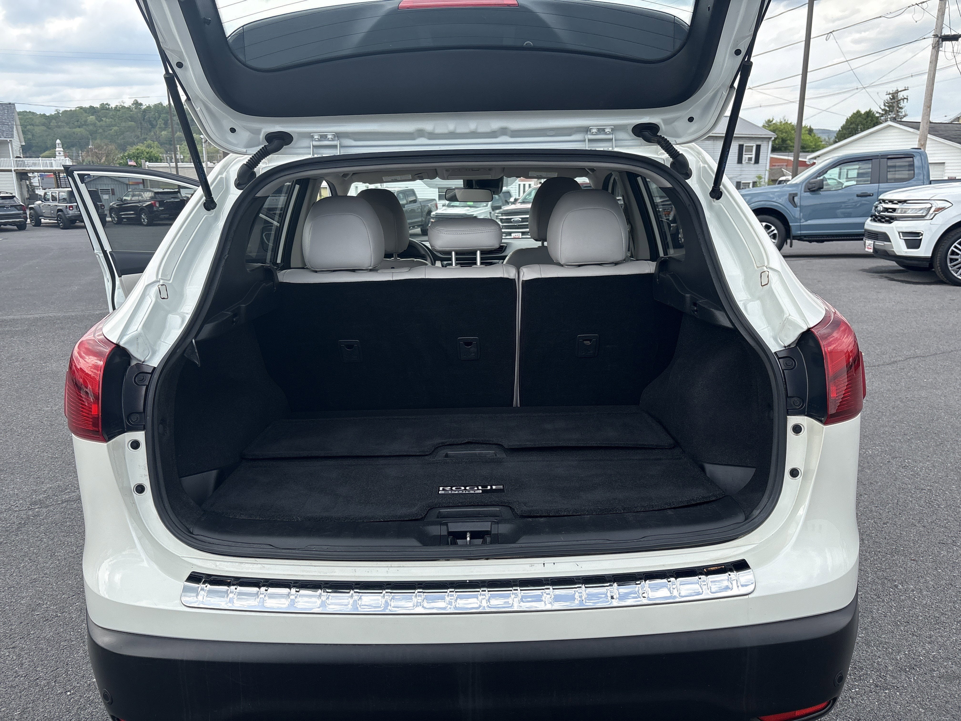 2019 Nissan ROGUE SPORT SV