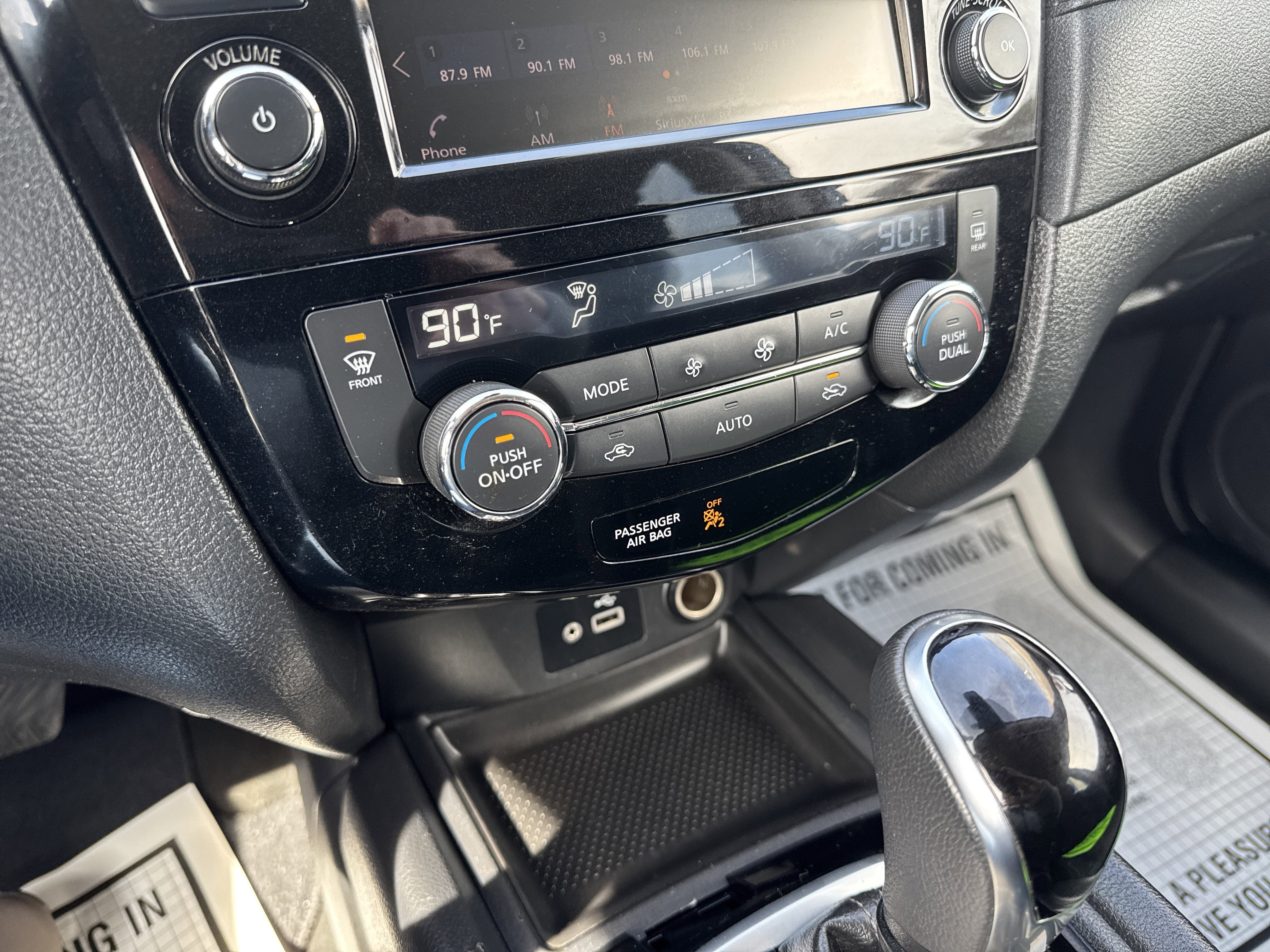 2019 Nissan ROGUE SV